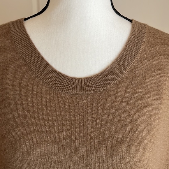 BCBG 100% cashmere dolman sleeve camel color sweater - Picture 2 of 9